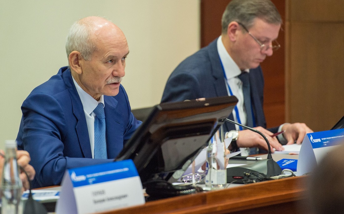 Рустэм Хамитов отметил, что компания «Газпром нефтехим Салават» благополучно развивает свою инвестиционную программу