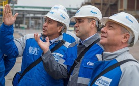 На фото (слева-направо): генеральный директор ООО «Газпром межрегионгаз Уфа» Альберт Ахметшин, генеральный директор ООО «Газпром нефтехим Салават» Айрат Каримов, генеральный директор ООО «Газпром трансгаз Уфа» Шамиль Шарипов.