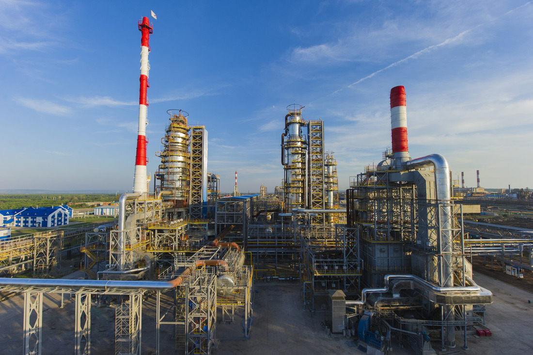 Установка атмосферно-вакуумной перегонки нефти ЭЛОУ-АВТ-6 нефтеперерабатывающего завода