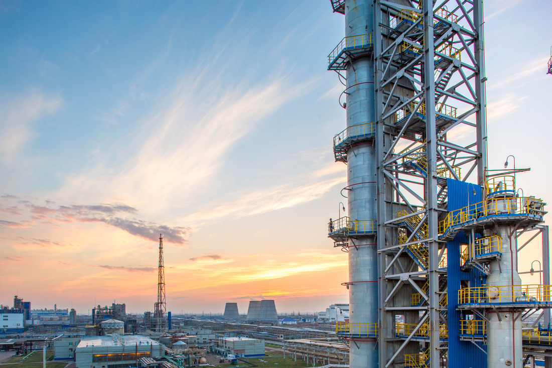 Приоритетное направление развития ООО «Газпром нефтехим Салават» — реализация масштабной инвестиционной программы по модернизации и строительству новых производств, соответствующих современным нормам промышленной и экологической безопасности