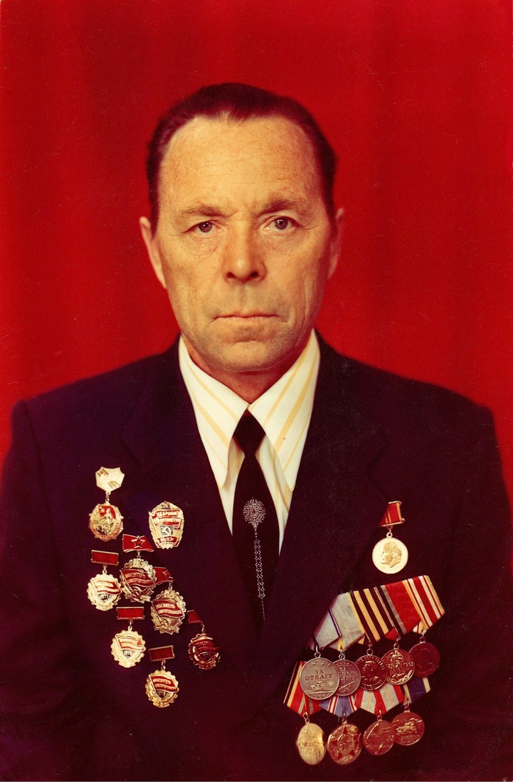 За боевые заслуги Сергей Павлович Ишутин награжден Орденом Отечественной войны и 9-ю медалями.