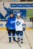 Игроки команд «Газпром добыча Оренбург» и  «Газпром нефтехим Салават»